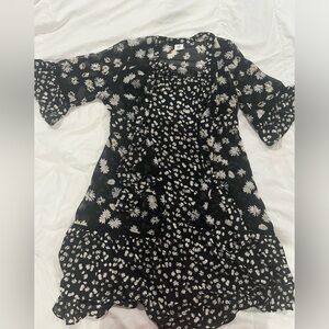Daisy Floral Dress never worn